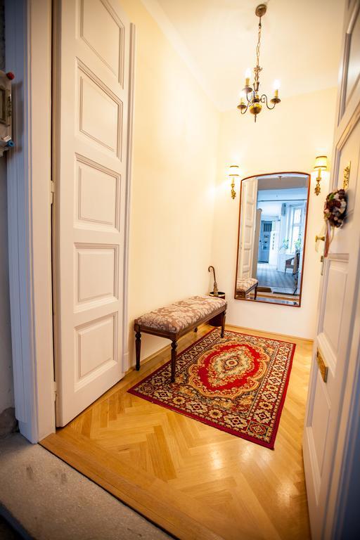 Schieszl 2 * Budapesta
